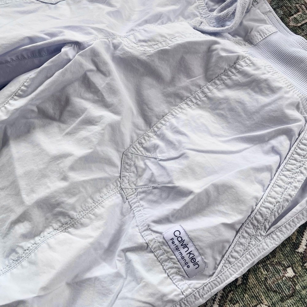 Calvin Klein Performance Convertible Poplin Capri Pants in White & Periwinkle - Picture 8 of 14